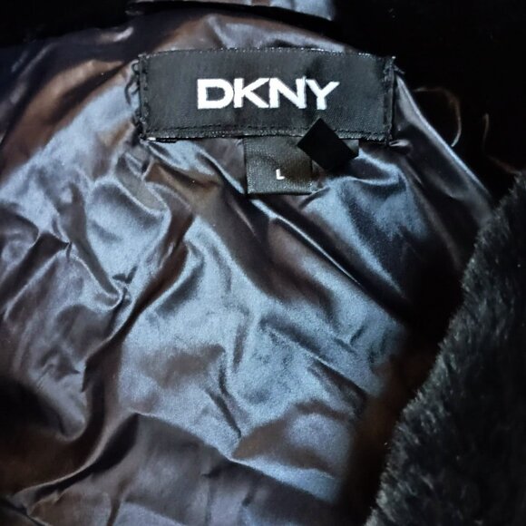 NWOT! DKNY FAUX FUR FRONT TIE WAIST PUFFER VEST - Picture 5 of 5